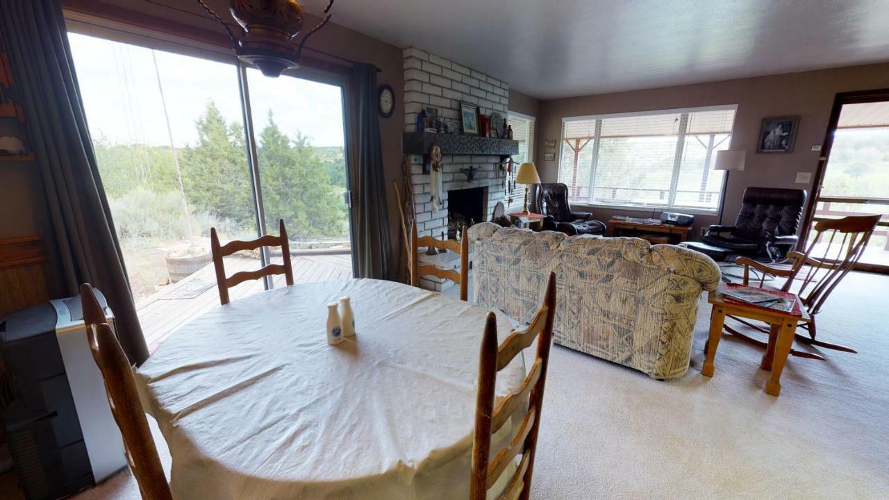 מונטיצ'לו Hideout Ft Abajo 2 Bedroom Cabin, Stunning Views, Secluded! מראה חיצוני תמונה